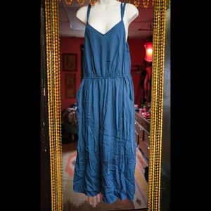 Blue midi dress with pockets!